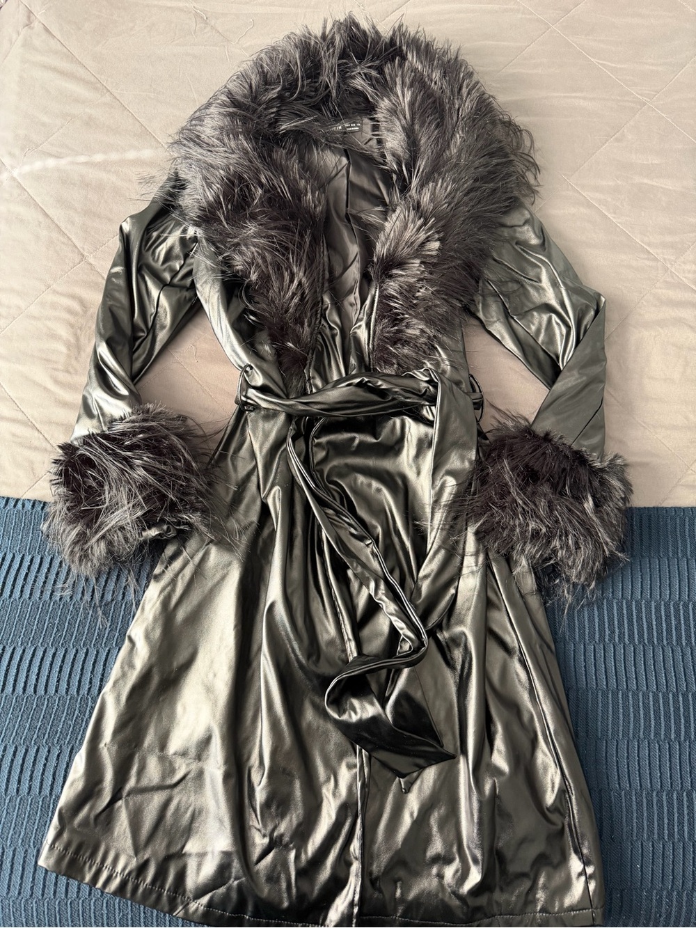 Women's Black Faux Leather Fur Trimmed Belted Coat shein m